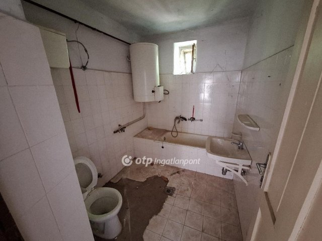 Eladó családi ház, Tiszaszentimrén 9.99 M Ft, 2 szobás