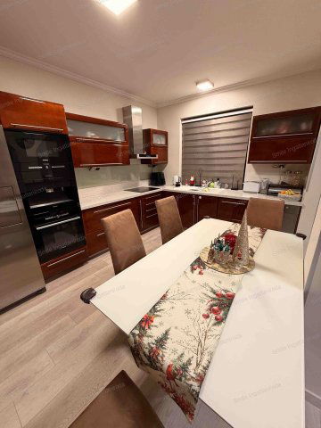 Eladó családi ház, Nyíregyházán 109 M Ft, 5 szobás