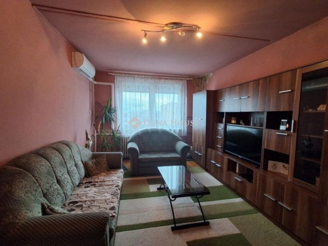 Eladó panellakás, Miskolcon 25 M Ft, 1+1 szobás