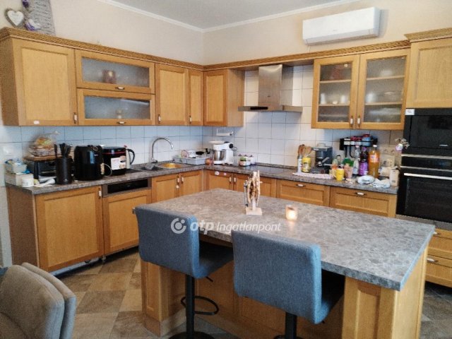 Eladó családi ház, Sümegen 69.9 M Ft, 3 szobás