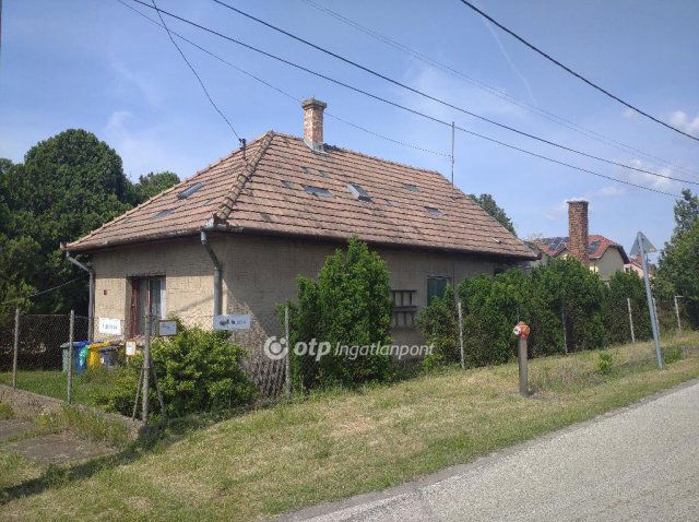 Eladó családi ház, Dunaharasztin 50 M Ft, 1+2 szobás