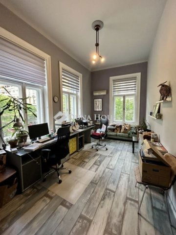 Eladó téglalakás, Budapesten, VII. kerületben 130 M Ft, 5 szobás