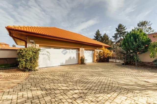Eladó családi ház, Kiskőrösön 144 M Ft, 6 szobás