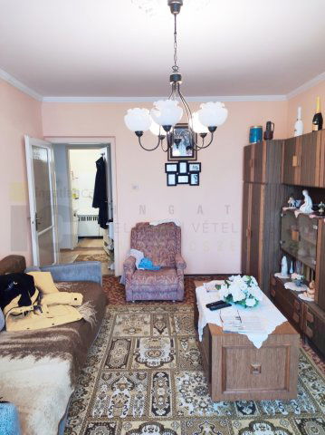 Eladó panellakás, Szegeden 42 M Ft, 2+1 szobás