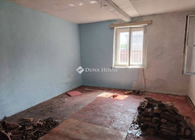 Eladó családi ház, Hosszúpályin 7.99 M Ft, 2 szobás