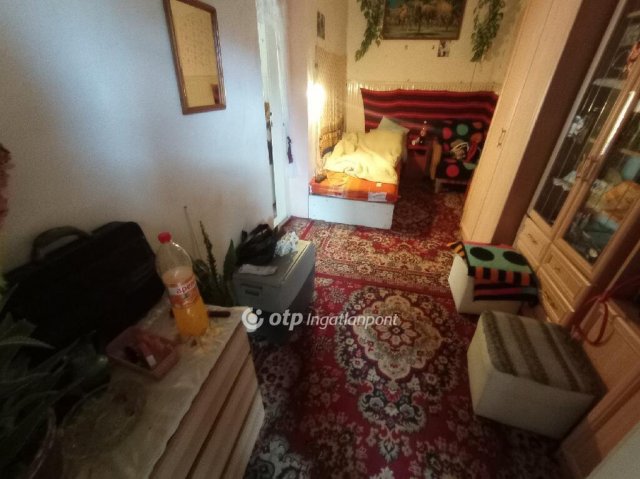 Eladó téglalakás, Mezőberényben 6.5 M Ft, 1 szobás