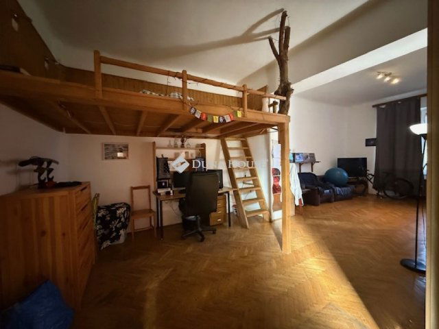 Eladó téglalakás, Budapesten, XIX. kerületben, Báthory utcában