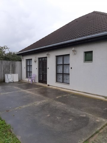 Eladó családi ház, Sárváron 31.5 M Ft, 6 szobás