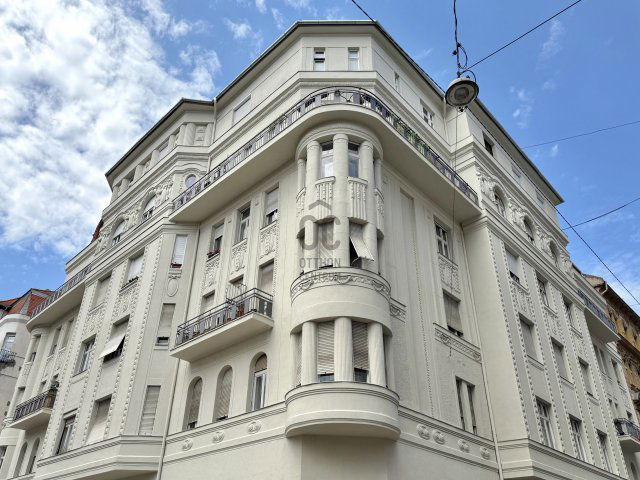 Eladó téglalakás, Budapesten, V. kerületben 74.9 M Ft, 1 szobás