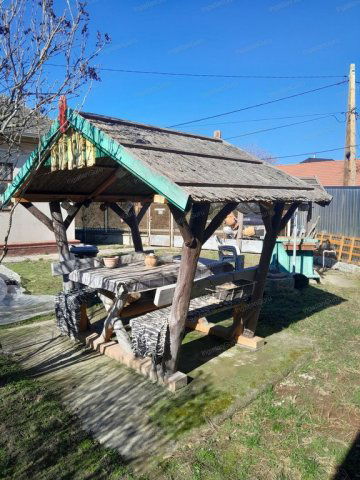 Eladó családi ház, Tiszasason 15 M Ft, 2 szobás