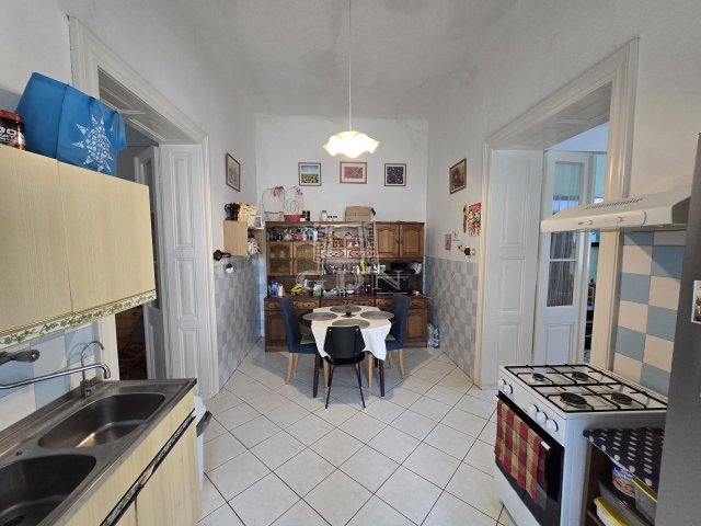 Eladó családi ház, Garán 19.9 M Ft, 4 szobás