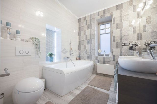 Eladó családi ház, Lajosmizsén 229 M Ft, 5 szobás