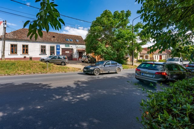 Eladó családi ház, Budakeszin, Fő utcában 45 M Ft, 5 szobás