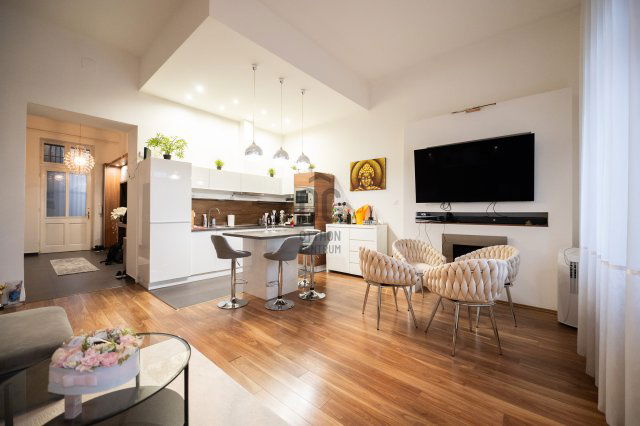 Eladó téglalakás, Budapesten, VI. kerületben 124.9 M Ft