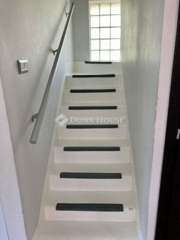 Eladó családi ház, Érden 179 M Ft, 6 szobás