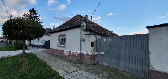 Eladó családi ház, Kisszőlősön 8.8 M Ft, 2 szobás