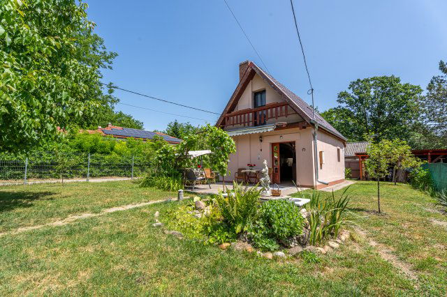 Eladó családi ház, Szigetmonostorban 64.9 M Ft, 1+2 szobás