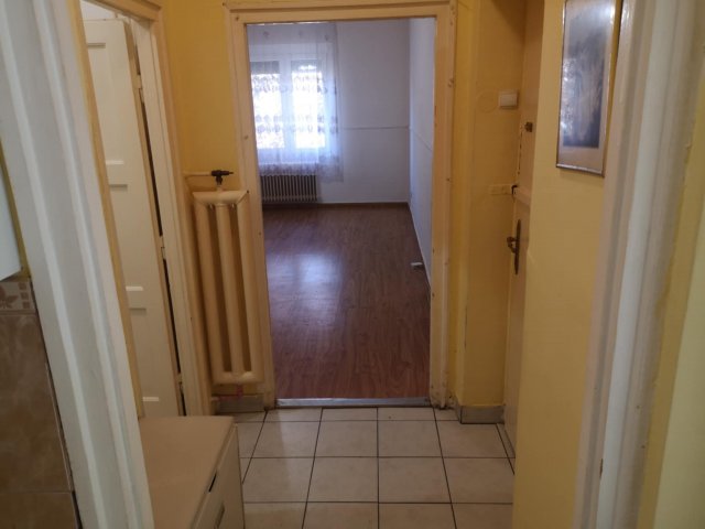 Kiadó téglalakás, albérlet, Tatabányán 150 E Ft / hó