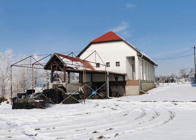 Eladó családi ház, Héten 23.6 M Ft, 2+1 szobás