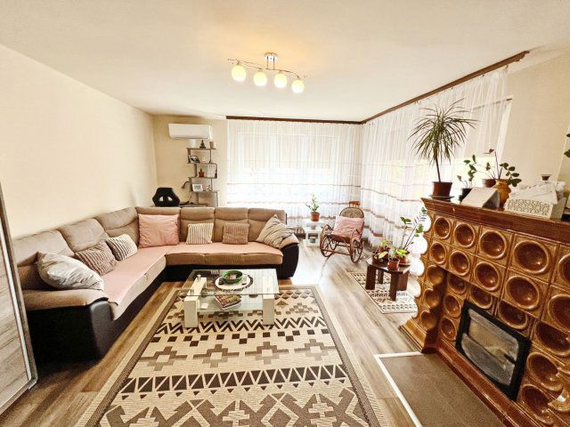 Eladó családi ház, Debrecenben 139 M Ft, 6 szobás