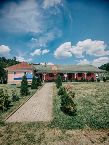 Eladó családi ház, Komlón 90 M Ft, 5 szobás