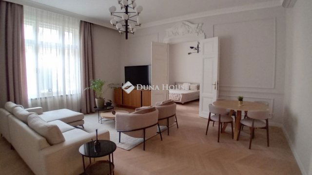 Kiadó téglalakás, albérlet, Budapesten, V. kerületben, 3 szobás