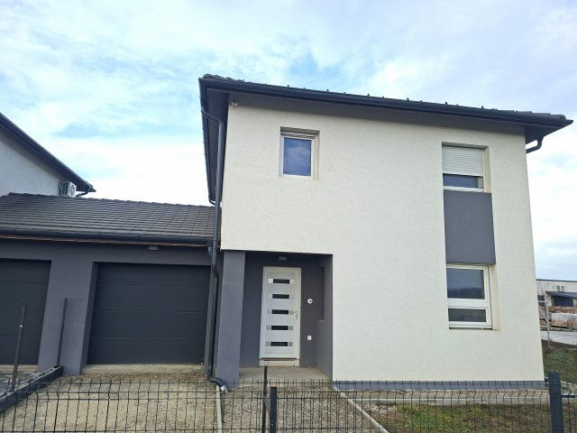 Eladó ikerház, Siófokon 115 M Ft, 4 szobás