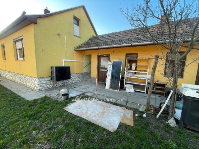 Eladó családi ház, Besenyőtelken 31.5 M Ft, 3 szobás