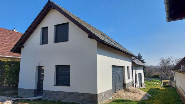 Eladó ikerház, Százhalombattán 105 M Ft, 5 szobás