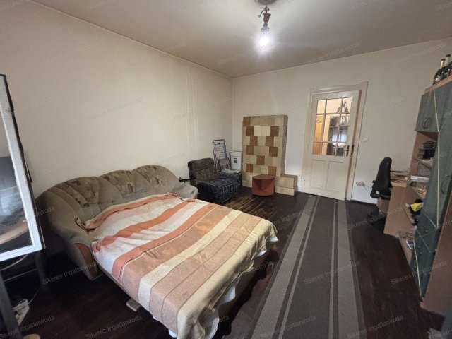 Eladó családi ház, Tatabányán 31.5 M Ft, 2 szobás