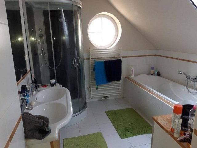 Eladó családi ház, Székesfehérvárott 134.9 M Ft, 5 szobás