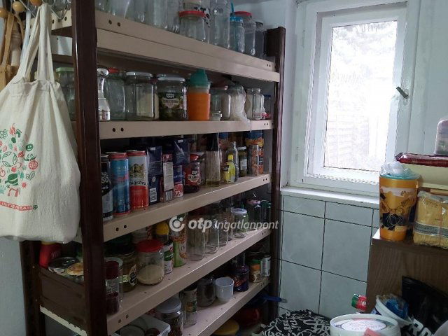 Eladó családi ház, Budapesten, XV. kerületben 69.5 M Ft