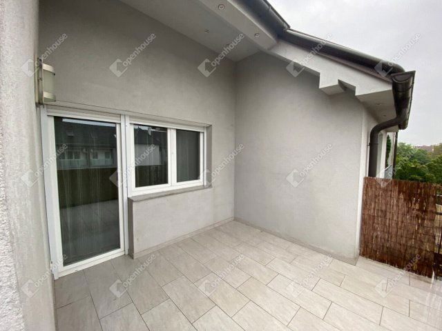 Eladó téglalakás, Győrött 69.9 M Ft, 2 szobás