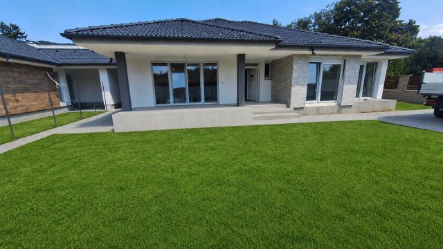 Eladó ikerház, Gödöllőn 144.99 M Ft, 4 szobás