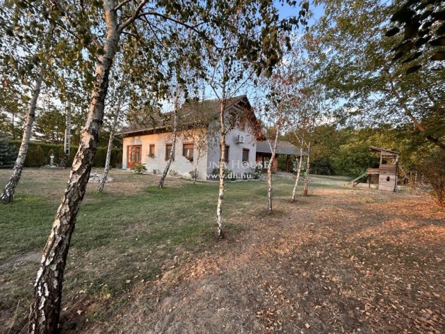 Eladó családi ház, Baján 69.99 M Ft, 5 szobás