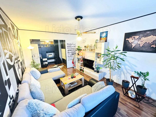 Eladó panellakás, Győrött 56.99 M Ft, 3 szobás