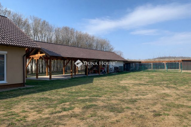 Eladó családi ház, Őrbottyánban 117 M Ft, 2 szobás