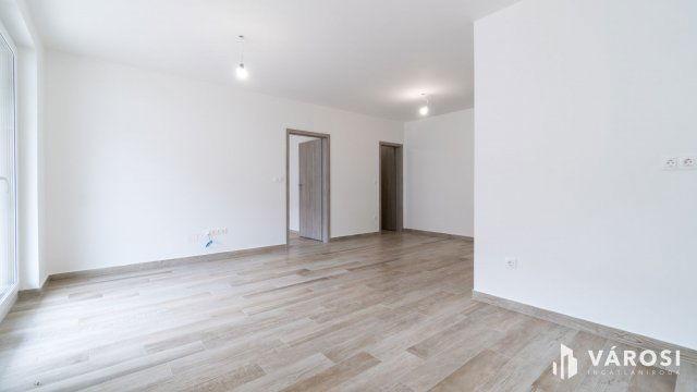 Eladó téglalakás, Siófokon 73.9 M Ft, 2 szobás
