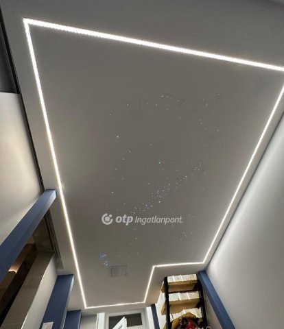 Eladó téglalakás, Budapesten, V. kerületben 109.9 M Ft