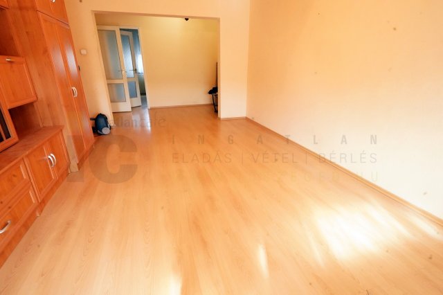 Eladó panellakás, Szegeden 54.49 M Ft, 2 szobás