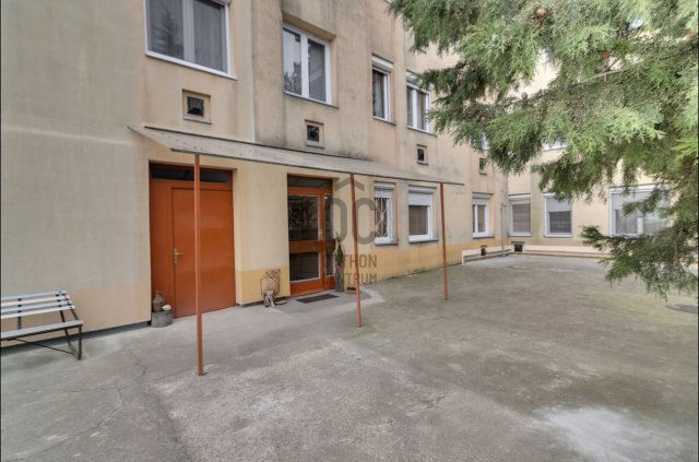 Eladó téglalakás, Szekszárdon, Semmelweis utcában 34.9 M Ft