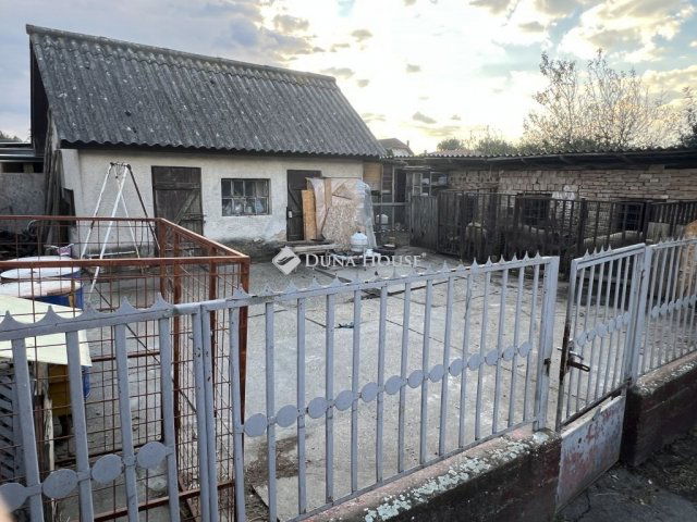 Eladó családi ház, Pusztaszabolcson 65.5 M Ft, 2 szobás