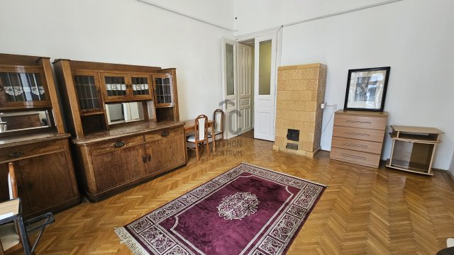 Eladó téglalakás, Budapesten, VI. kerületben 79.9 M Ft, 2 szobás
