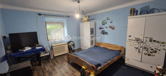 Eladó családi ház, Sárbogárdon 16.8 M Ft, 2 szobás