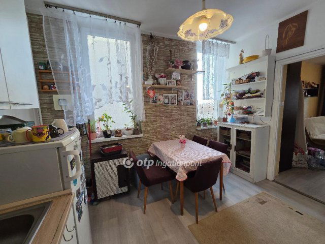 Eladó téglalakás, Miskolcon 29.9 M Ft, 2 szobás