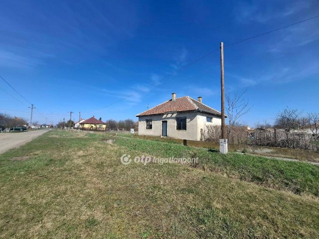 Eladó telek, Tetétlenen 4.3 M Ft / költözzbe.hu