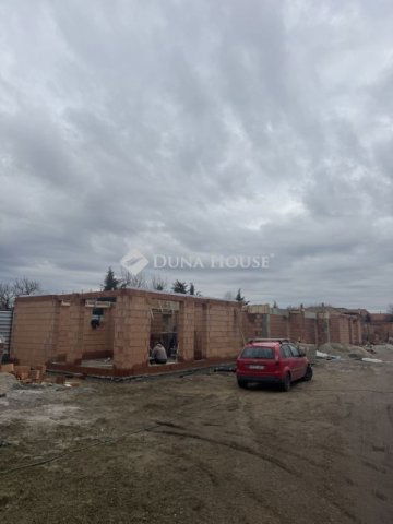 Eladó ikerház, Vecsésen 149.9 M Ft, 5 szobás