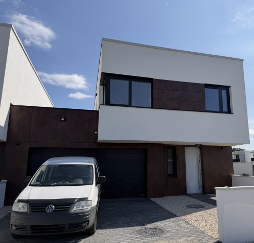 Eladó családi ház, Debrecenben 229 M Ft, 4+1 szobás