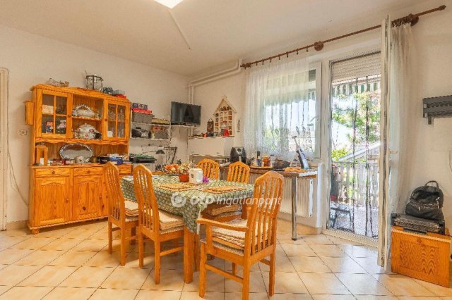 Eladó családi ház, Székesfehérvárott 135 M Ft, 6+1 szobás