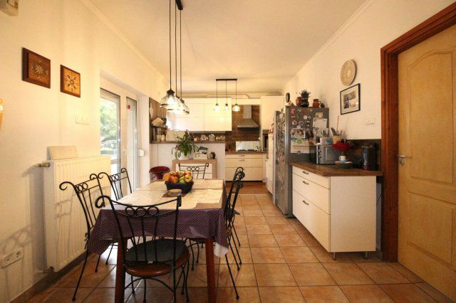 Eladó családi ház, Mosonszentmiklóson 79.9 M Ft, 5 szobás